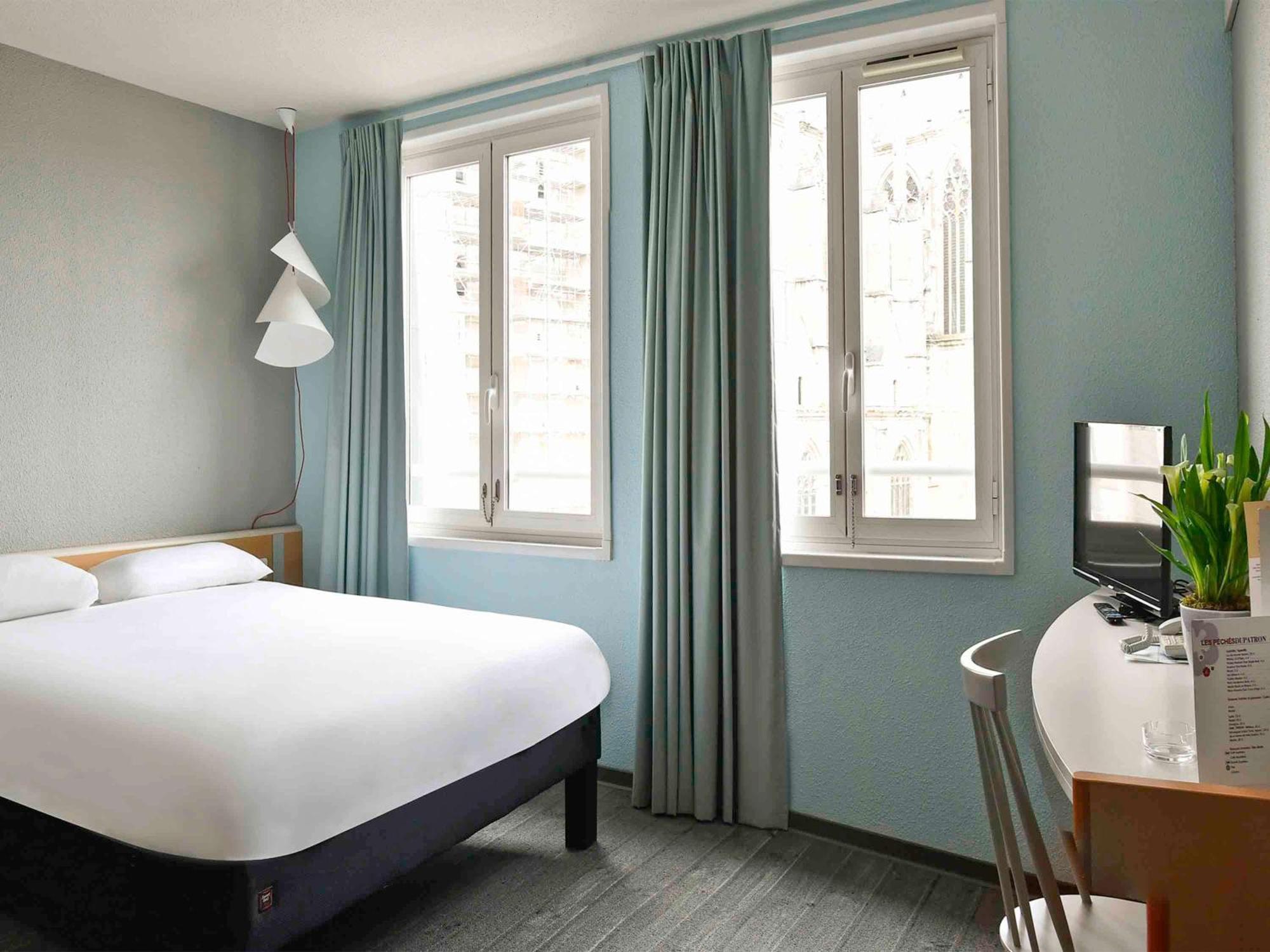 Ibis Saint Quentin Basilique Hotel Exterior photo