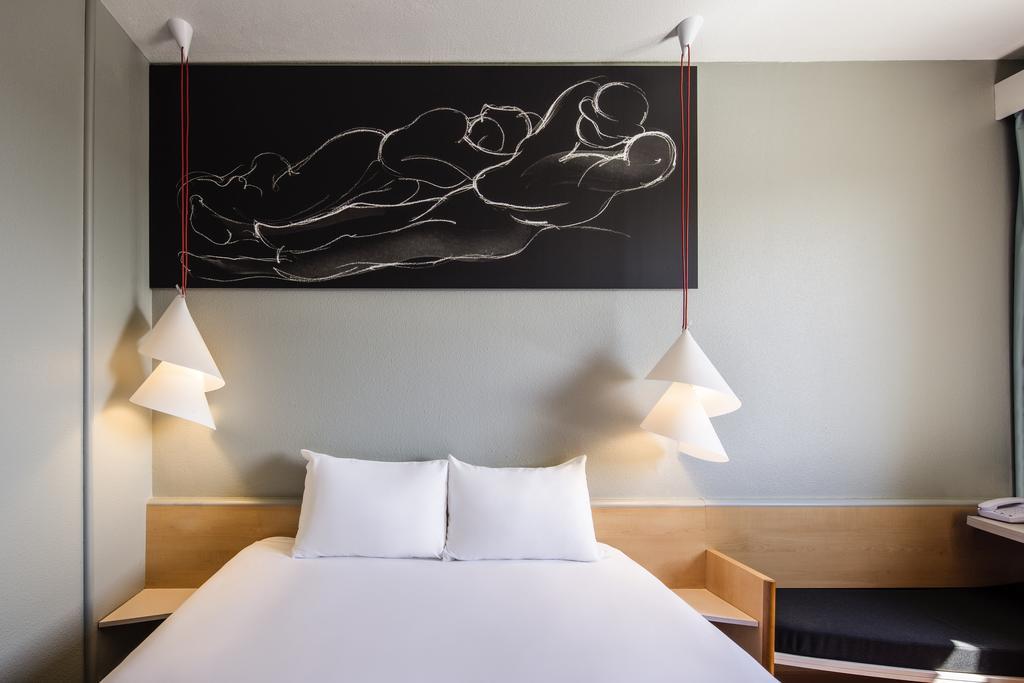 Ibis Saint Quentin Basilique Hotel Room photo
